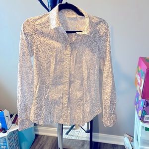 ⭐️SUPER CUTE ⭐️ button down